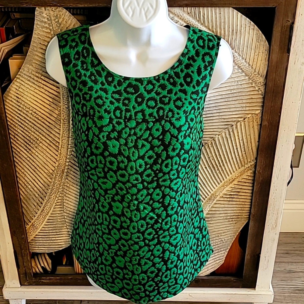 Banana republic green leopard zip top 8